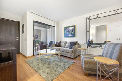 2801-los-felices-circle-east-d105-013