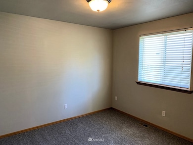 18531 Tapaderos St SE, Yelm, WA 98597 - photo 7