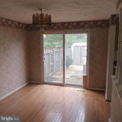 9208 Connell Ct, Columbia, MD 21046 - photo 2