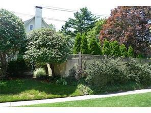 33 Sefton Dr, Cranston, RI 02905 - photo 4