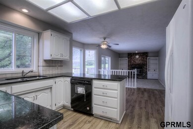 16880 Patterson Dr, Omaha, NE 68135 - photo 7