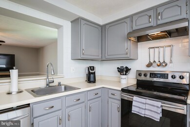 3328 Garrison Cir, Abingdon, MD 21009 - photo 4