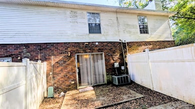 3041 Belle Meade Dr unit B, Pensacola, FL 32503 - photo 2