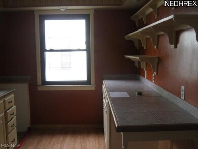 25594 Chatworth Dr, Euclid, OH 44117 - photo 5