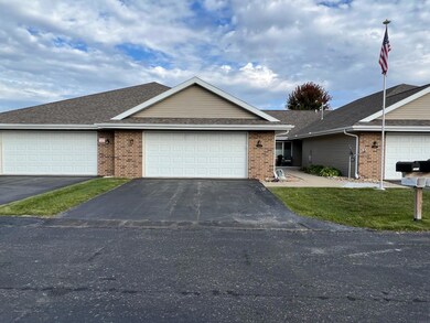 1403 Asbury Ln, Waterloo, IA 50701 - photo 2