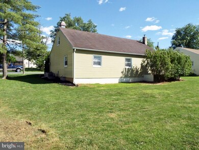 930 Mary St, Mount Joy, PA 17552 - photo 5