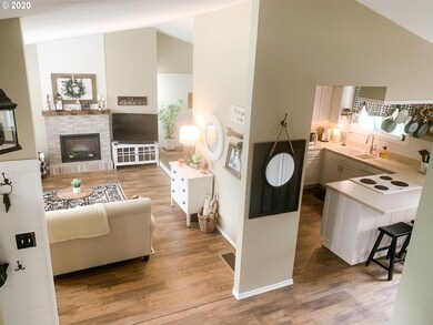 1413 SW 25th St, Troutdale, OR 97060 - photo 4