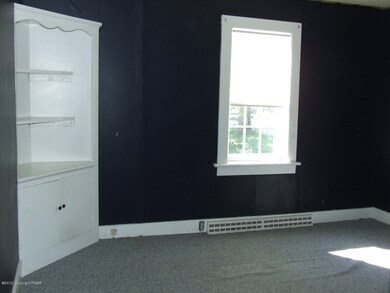 1140 N 5th St, Stroudsburg, PA 18360 - photo 6