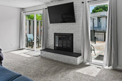 4222 Kris Line Dr unit 6, Waterloo, IA 50701 - photo 4