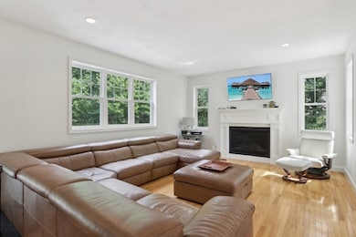 8 Summit Cir, Wrentham, MA 02093 - photo 6