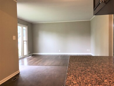 59 Birch St, Carpentersville, IL 60110 - photo 2