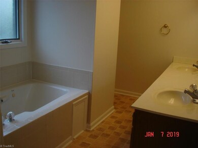 2016 Candelar Dr, High Point, NC 27265 - photo 7