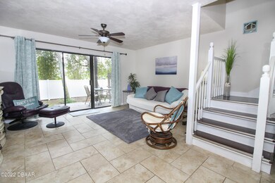 41023313-003-Living_Room