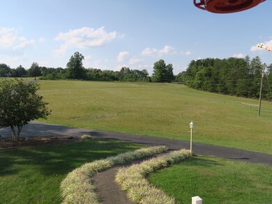 634 Breckenridge Cir, Axton, VA 24054 - photo 3