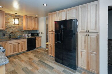 815 S Constantine-108