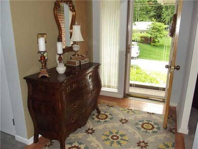 Entry/Foyer.