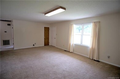 122 W Haven Dr, Statesville, NC 28625 - photo 2