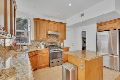 8121 Deer Spring Cir, Antelope, CA 95843 - photo 5