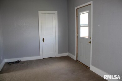 1501 W 4th St, Davenport, IA 52802 - photo 5