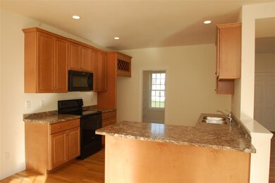 183 Brookview Dr unit 65, Hooksett, NH 03106 - photo 3