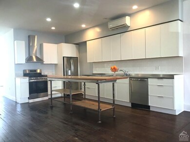 605 Warren St, Hudson, NY 12534 - photo 2