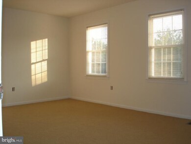 9529 Saluda Ct, Lorton, VA 22079 - photo 2