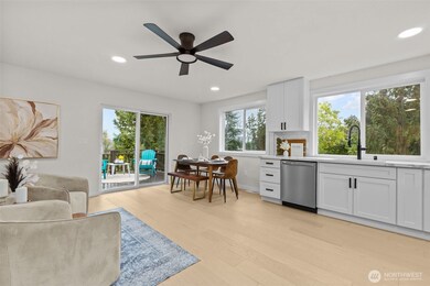 11504 Sand Point Way NE, Seattle, WA 98125 - photo 7