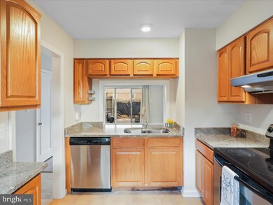 8380 Forrester Blvd unit 547, Springfield, VA 22152 - photo 5