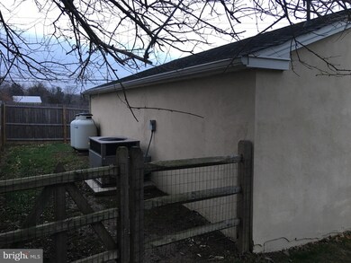 5449 Haring Rd, Doylestown, PA 18902 - photo 5