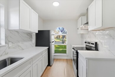 4333 Thicket Dr, Garland, TX 75043 - photo 4