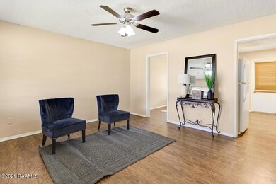 229 Village Lane-7