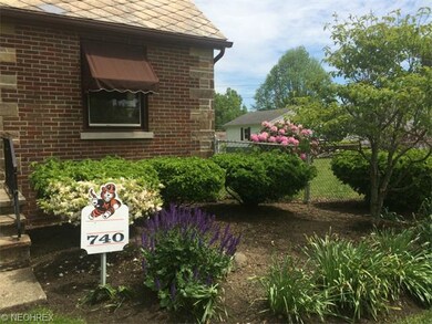 Beautiful perennials, nicely landscaped, partially