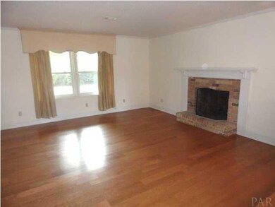 4565 Deerfield Dr, Pensacola, FL 32526 - photo 7