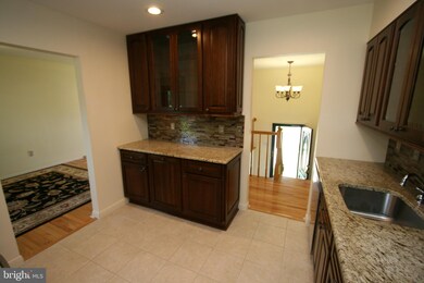 6108 Lori Ln, Elkridge, MD 21075 - photo 3