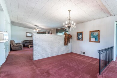 1402 W California St, Gainesville, TX 76240 - photo 7