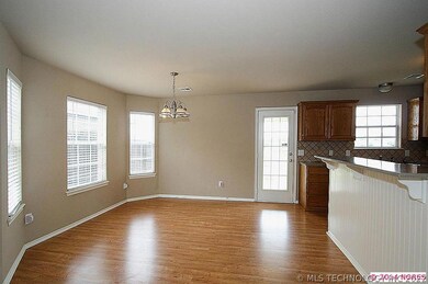 Eat in dining area off of kitchen