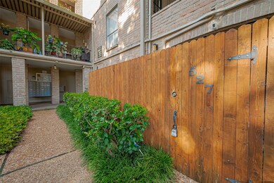 Private entrance through patio