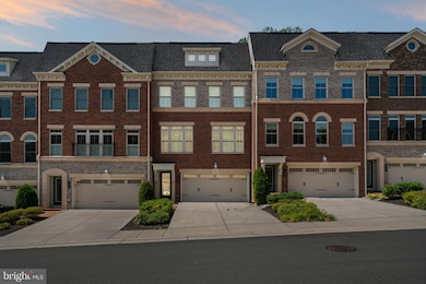 7205 Holywell Ln, Falls Church, VA 22043 - photo 2