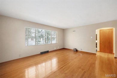 7800 Murdoch Ave, Saint Louis, MO 63119 - photo 4