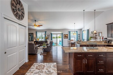 544 Circle St, Wenatchee, WA 98801 - photo 5