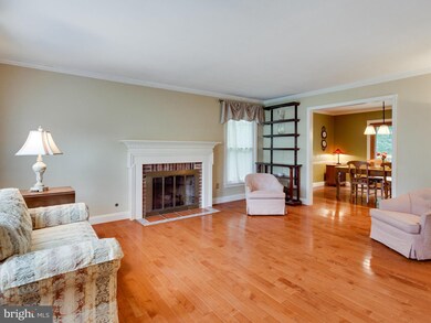 12731 Marboro Ln, Fairfax, VA 22033 - photo 7