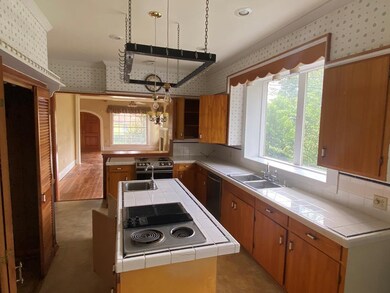 207 Jackson Ave, McComb, MS 39648 - photo 4