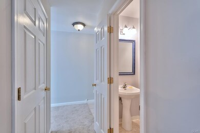 6644 Pioneer Dr, Macungie, PA 18062 - photo 7