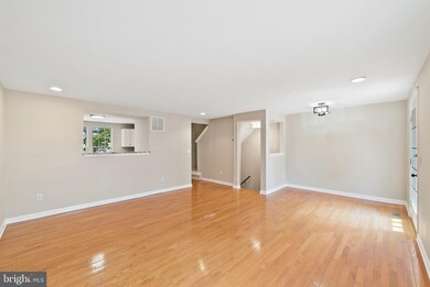 17004 Point Pleasant Ln, Dumfries, VA 22026 - photo 7