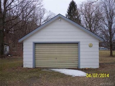 Parking Lot/Garage