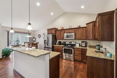 140 S 82nd St, West Des Moines, IA 50266 - photo 4