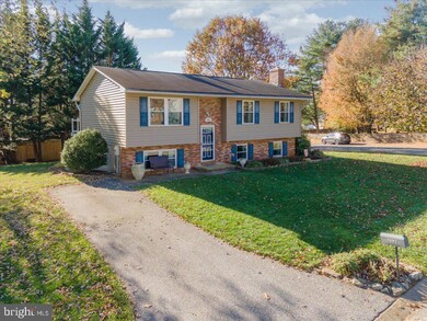 7092 Saddle Dr, Sykesville, MD 21784 - photo 2