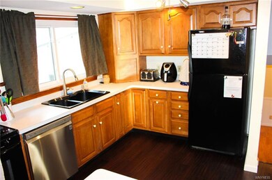 1332 Greenbrier Ln, North Tonawanda, NY 14120 - photo 6