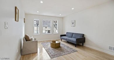 695 S 11th St, Newark, NJ 07103 - photo 6