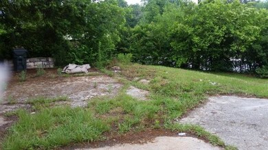 865 Clinton Rd, Macon, GA 31211 - photo 3